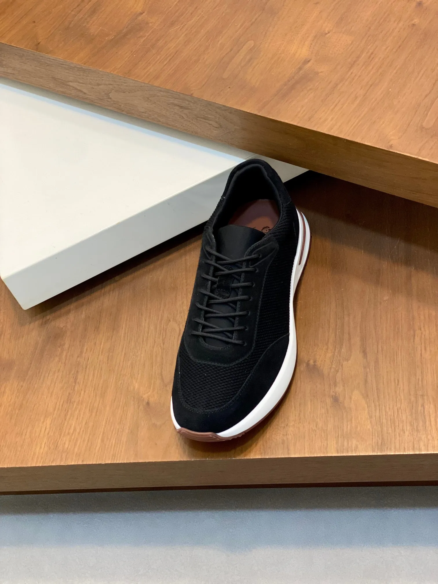 Factory price: 480💰 Loro Piana - Classic casual shoes, men's lace-up casual shoes and sneakers, high-quality lightweight and comfortable fabrics, suitable for outdoor leisure, the color scheme is young and energetic, and it looks great with sportswear or casual suits! Code number: 38-44 (45, 46, can be customized)